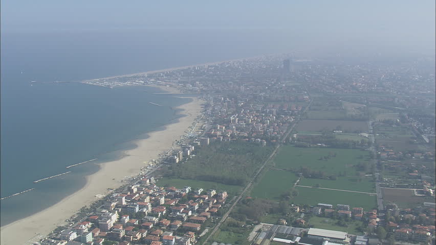 AERIAL Italy-Rimini 2007: Rimini approach from the North wide with marina
