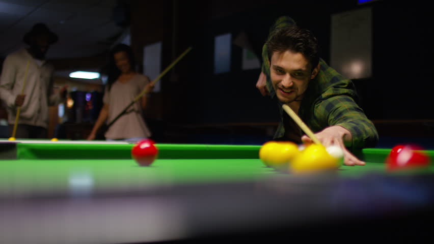Billard Stock-videoklip – videoklip i 4K og HD | Shutterstock