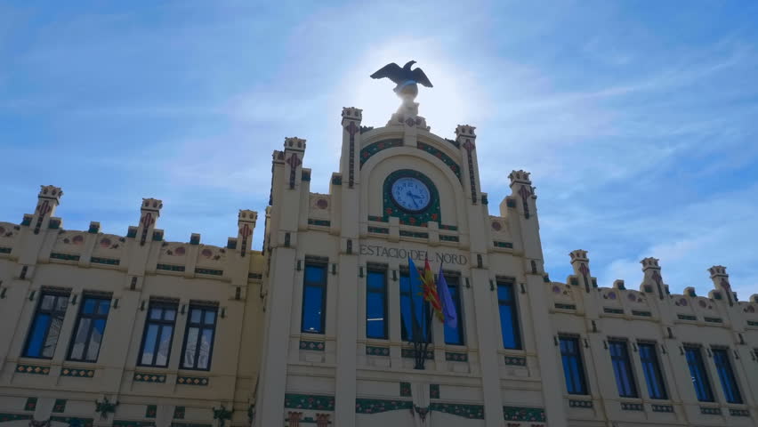 The train station Valencia Nord is the oldest and belongs to the tourist landmark of Valencia. The facade of the station building is very beautiful, the arched structure inside is very impressive