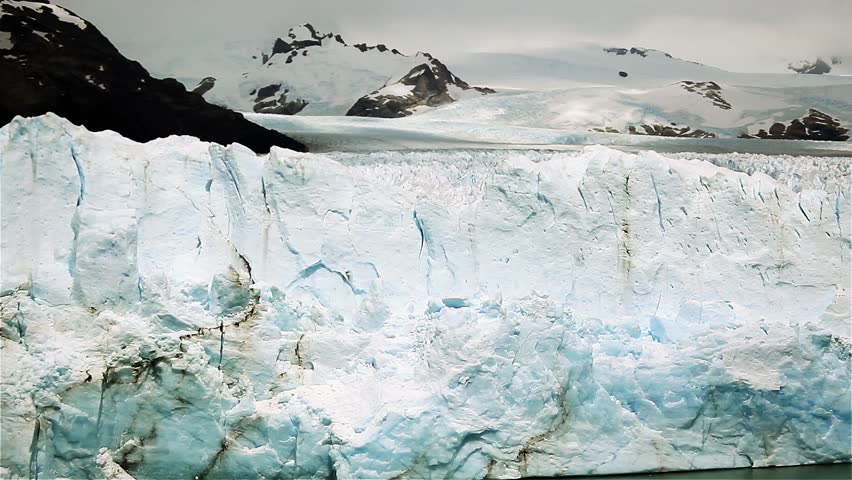 Perito Moreno Glacier on Lago Argentino, El Calafate, Parque Nacional Los Glaciares, Patagonia, Argentina.