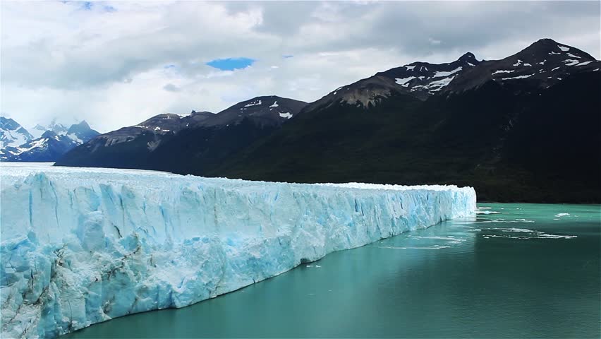 Perito Moreno Glacier in Parque Nacional Los Glaciares, Patagonia, Argentina.