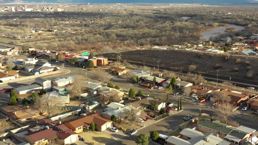 Homes by highway Albuquerque New Mexico 4k