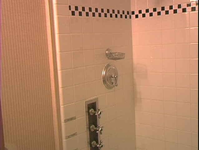 LONG BEACH, CALIFORNIA, 2004, Ocean liner 1934, bathtub, fresh, salt water taps