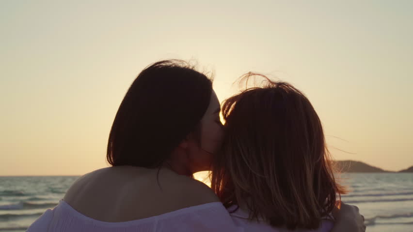 Asian Lesbian Kissing