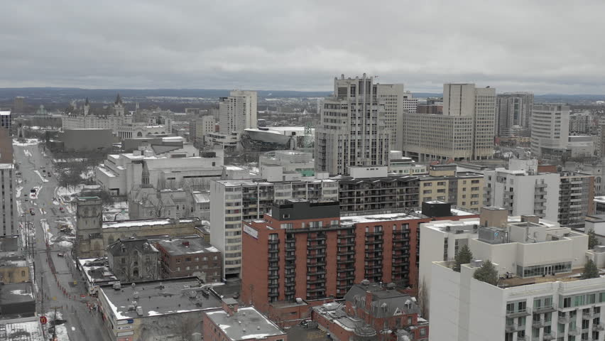 Construction on Elgin Street in Ottawa during the winter months downtown