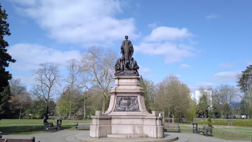Canon Hill Park, Birmingham, Memorial.

Tracking shot of the 1906 Boer War Memorial in Canon Hill Park, Birmingham, England.