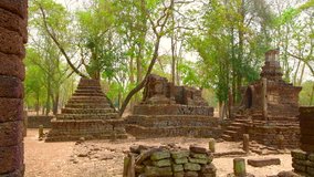 4K video of Chedi Ched Thaeo temple in Si Satchanalai historical park, Thailand.