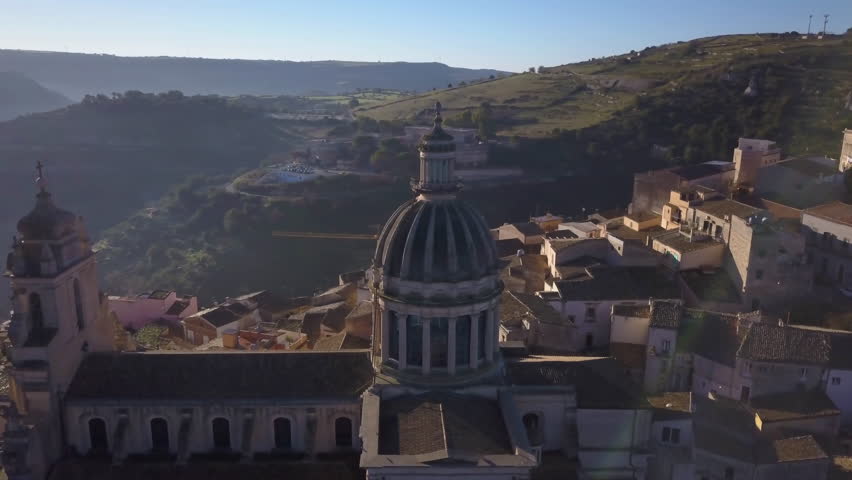 25P morning orbiting counter clockwise around Saint George Cathedral revealing Ragusa Ibla