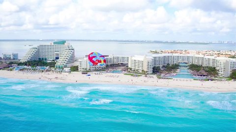 Cancun Beach Resorts Near Blue Ocean Stock Photo 1956007453 | Shutterstock