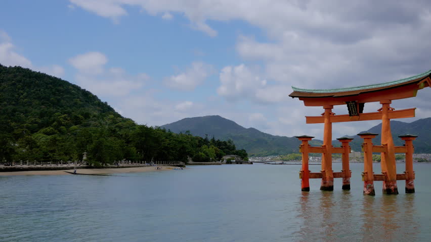 Miyajima Famous Torii, Itsukushima-jinja, Japan