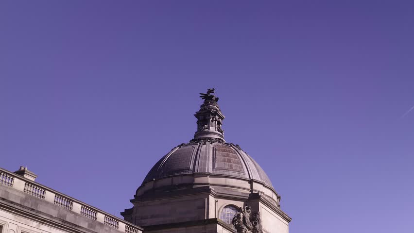 Town hall in cardiff 