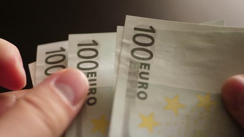 Financial transactions with euro banknotes