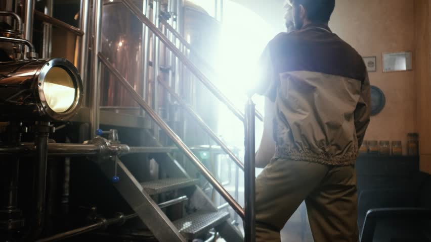Man working in a brewery
