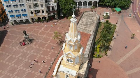 Cartagena is one of the most popular and touristic cities in south America, full with history, beautiful colonial buildings, and tropical beaches 