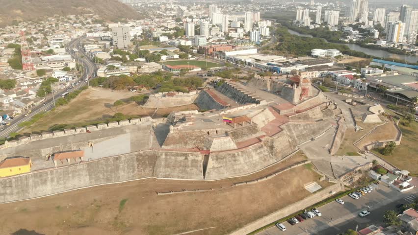 Cartagena is one of the most popular and touristic cities in south America, full with history, beautiful colonial buildings, and tropical beaches