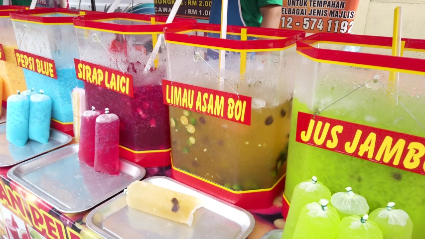 Perak,malaysia-circa may,2019:people sold and buy variety of tropical fruit  juices at ramadhan bazar that is popular among malaysian to buy food  especially before iftar,ramadan celebrating.