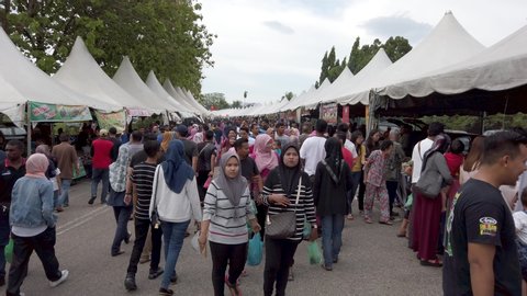 SUNGAI PETANI,MALAYSIA-CIRCA MAY,2019:Hundred of people shopping food at Ramadhan Bazar that is popular among Malaysian to buy food especially before iftar,Ramadan celebrating.