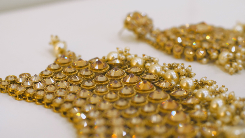 6 Bridal gold necklace set Stock Video 