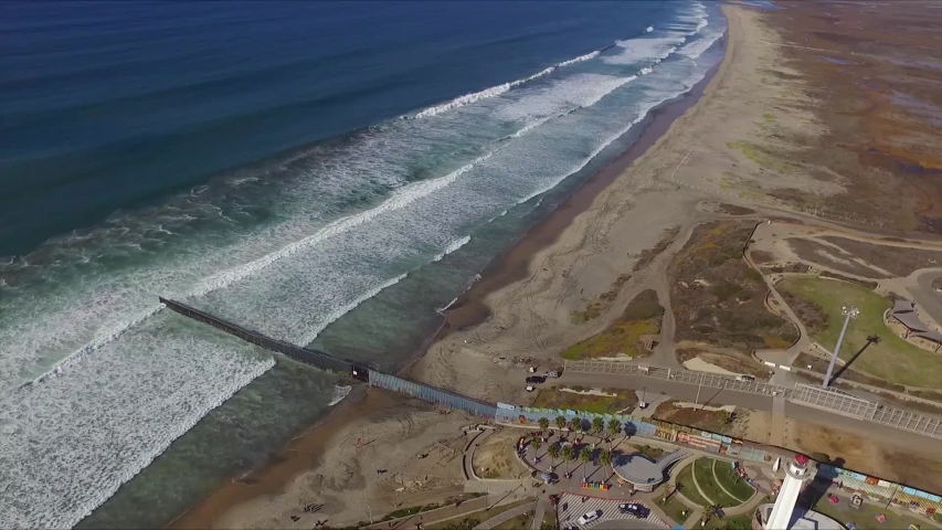 border between mexico and united states of america, located between tijuana and california