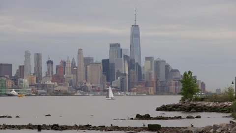Manhattan skyline time lapse video, skyscrapers time lapse from Hudson river. 