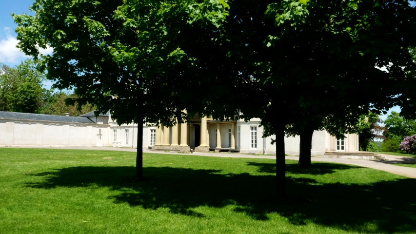 Footage of Dundurn Castle located in Hamilton Ontario.