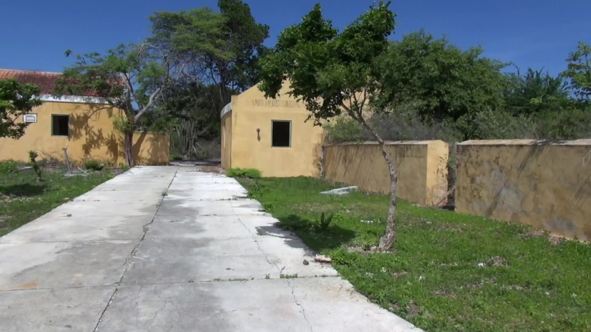 Karpata customs house . .