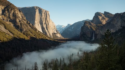 Time Lapse of the fog moving across the bottom of Yosemite Valley.