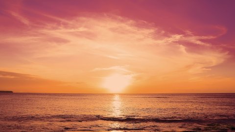 Red Sunsets Over Sea Video の動画素材 ロイヤリティフリー Shutterstock