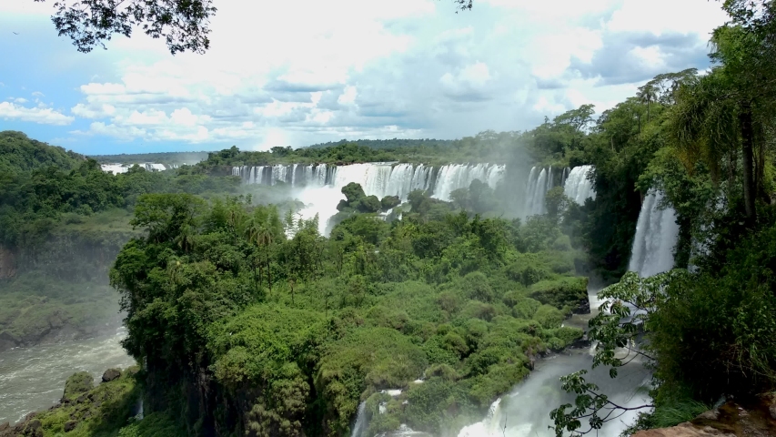A beautiful waterfall of Igauzu, Argentina.
