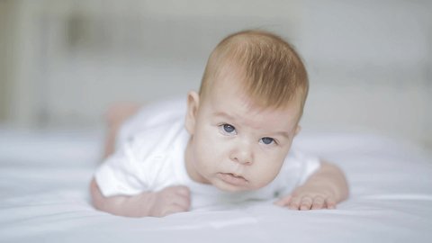 Cute Asian Baby Infant Girl Video De Stock 100 Libre De Droit Shutterstock