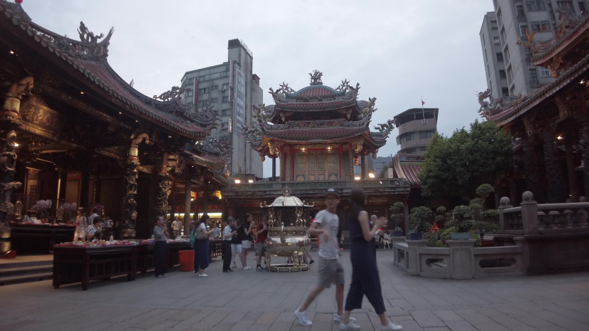 Time Lapse Closing in on a Beautiful Centrepiece, in a Large Temple in Asia