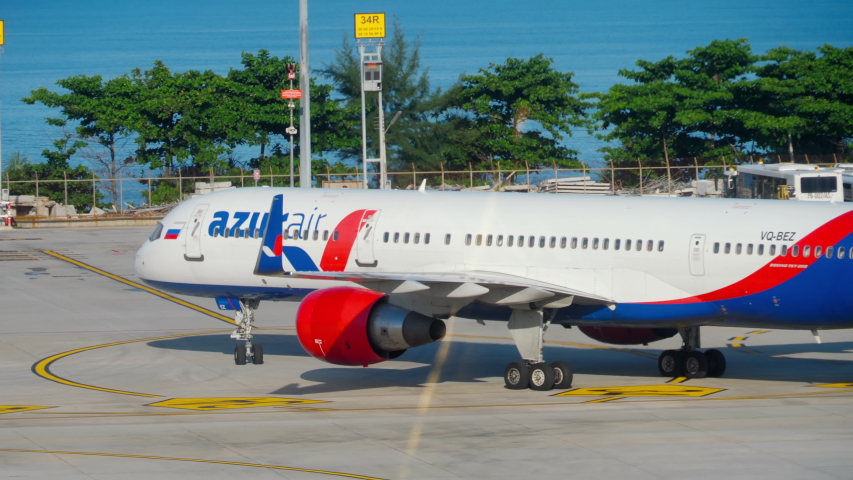 Azur air пхукет. Boeing 757-200 VQ-bez. Аэропорт Пхукет Азур Эйр. Азур Эйр Боинг 757-22 Вингл.