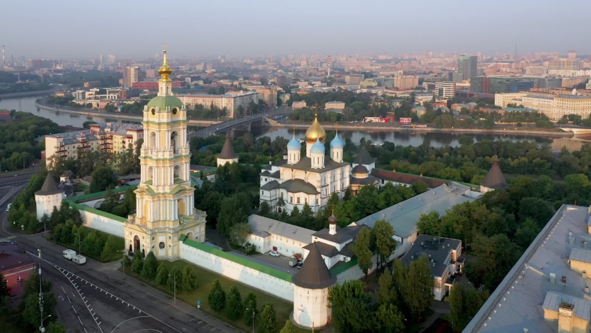 Новоспасский монастырь в Москве зимой