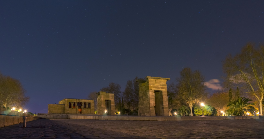 Timelapse of moonset during moon eclipse. Templo de Debod as main subject. Madrid, Spain.