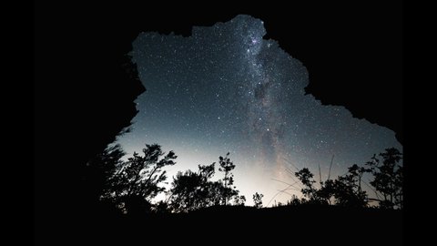 Time Lapse: Breathtaking Night Sky from a Cave, Blue Mountains, Australia