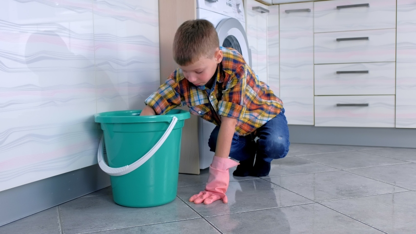 When i to wash the floor. Home Duties картинки. Home Duties.