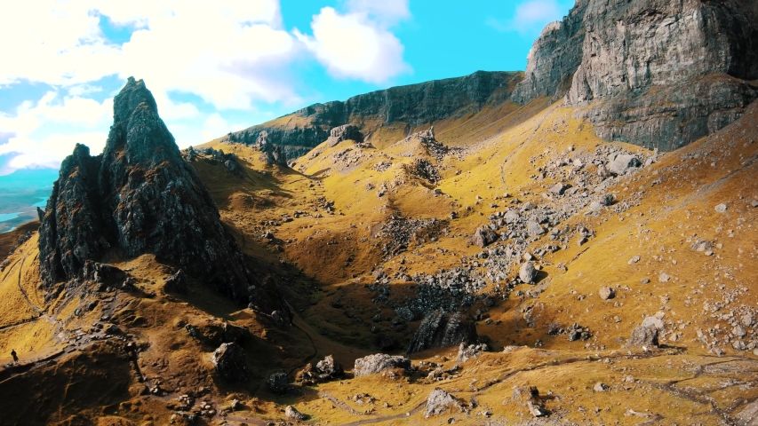 Dron video 4K, Portree, scotland highlands, rock, scotland, Nature