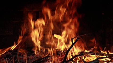 Bonfire Lit At Night In 库存影片视频 100 免版税 29928748 Shutterstock