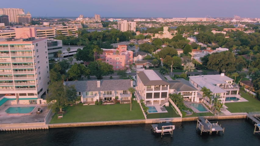 Aerial: Luxury seaside homes in Hillsborough Bay, Tampa, Florida, USA