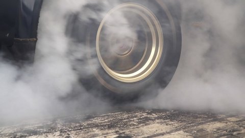 Tire Burnout On Asphalt Creates Stockvideos Filmmaterial 100 Lizenzfrei Shutterstock