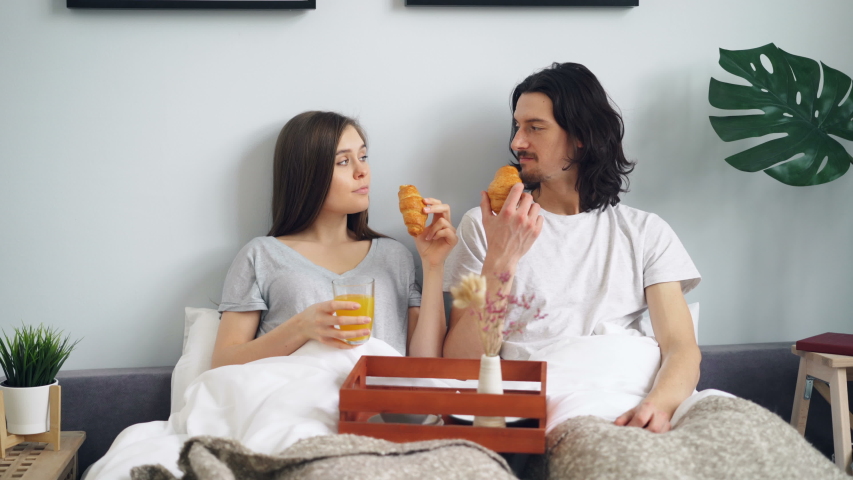 Guy eating a girl out video