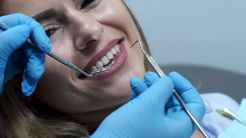 Dentiste Gros Plan Sur La Video De Stock 100 Libre De Droit Shutterstock