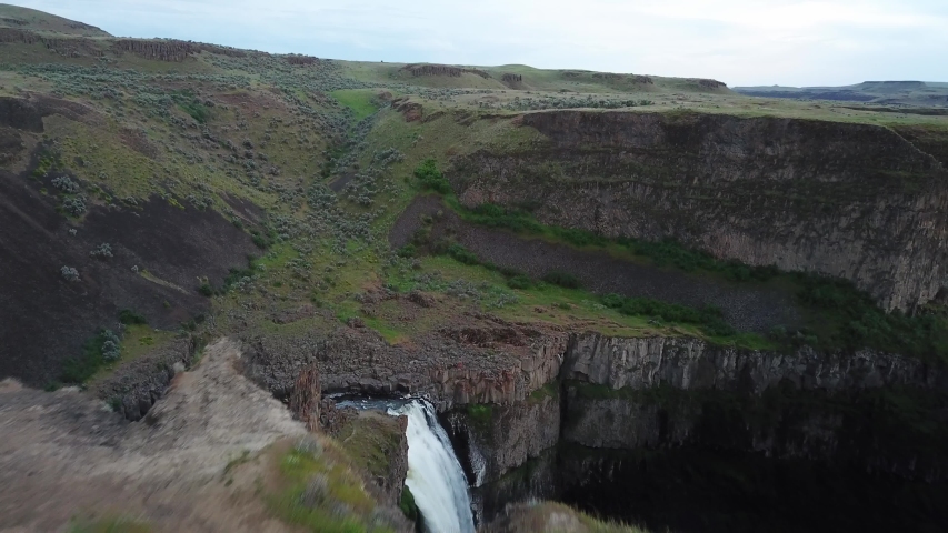 Breathtaking Tilt Down Aerial View of Amazing Palouse Falls in Washington State, USA