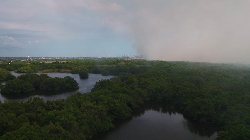 Aerial Jamaica Kingston Fire March 2019 Sunny Day 30mm 4K Inspire 2

Aerial video of a fire burning at a landfill in Kingston Jamaica on a sunny day.
