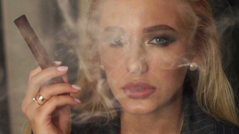 Cigar smokers women Celebrities Who