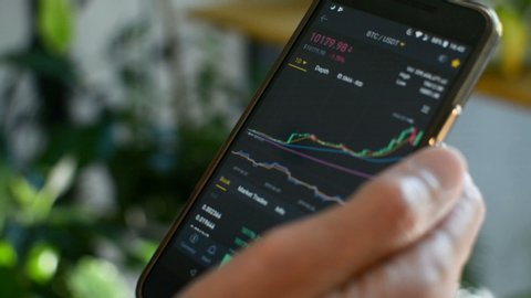 Kraken, rivalul Coinbase, lansează tranzacționarea criptelor mobile