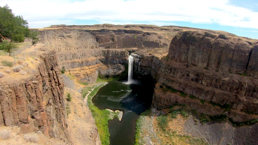 Palouse Falls in the Scablands of eastern Washington state in late summer