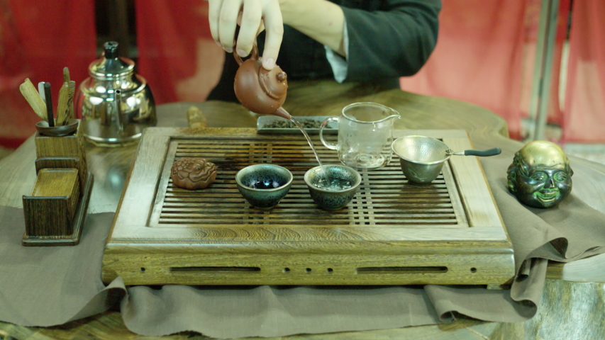 Presentation of Tea Before the 스톡 동영상 비디오(100% 로열티 프리) 1037558726 | Shutterstock