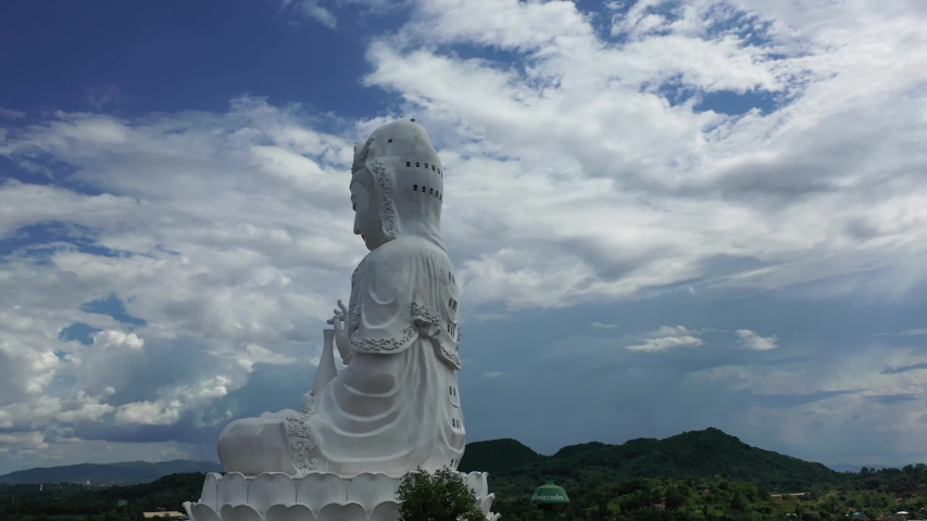 Звук на горе big Buddha в Тайланде