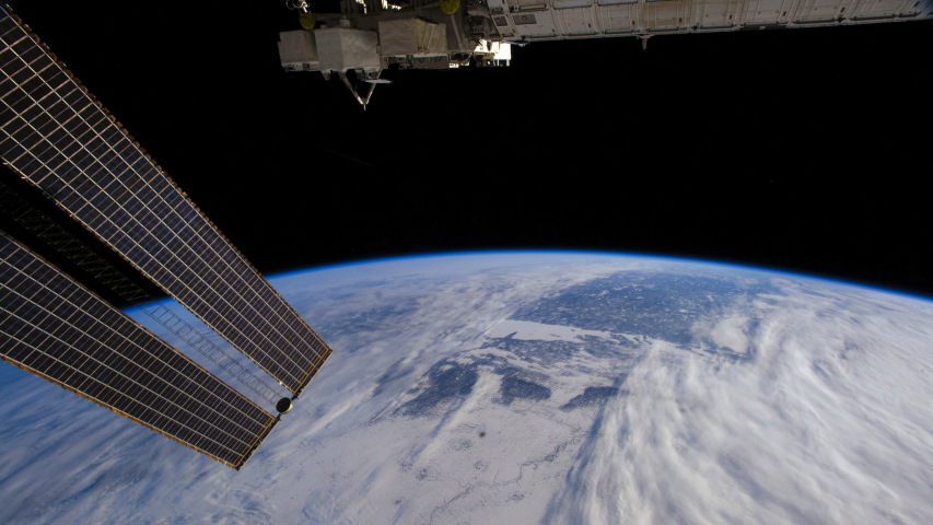 Beautiful time lapse of over the Earth seen from the ISS from Idaho USA to QC Canada.  Earth maps and images courtesy by Nasa. 4K.